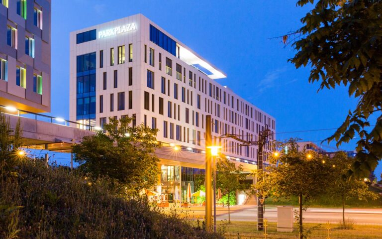 ParkPlaza - By night